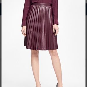 NWOT Brooks Brothers Pleated Pleather Skirt sz 4!